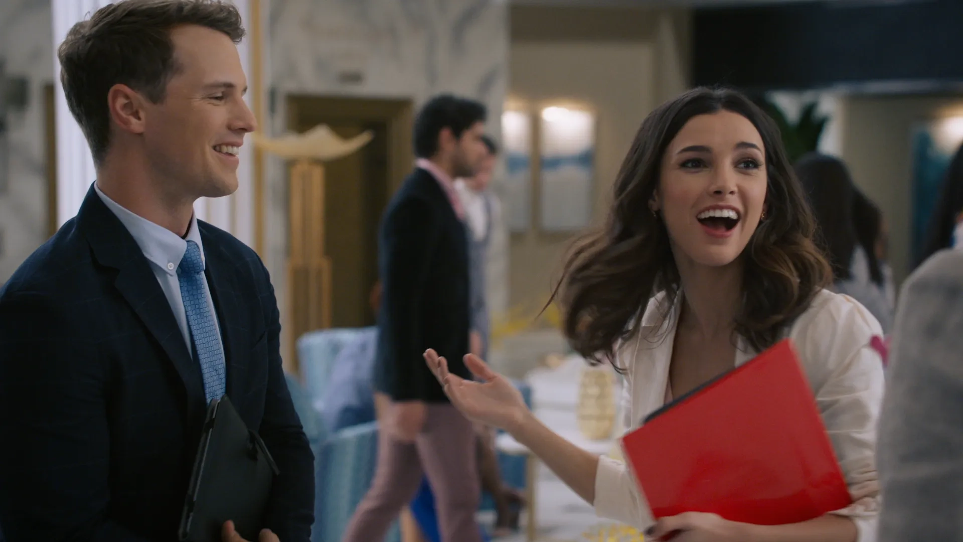 Denyse Tontz and Freddie Stroma in Grand Hotel (2019)