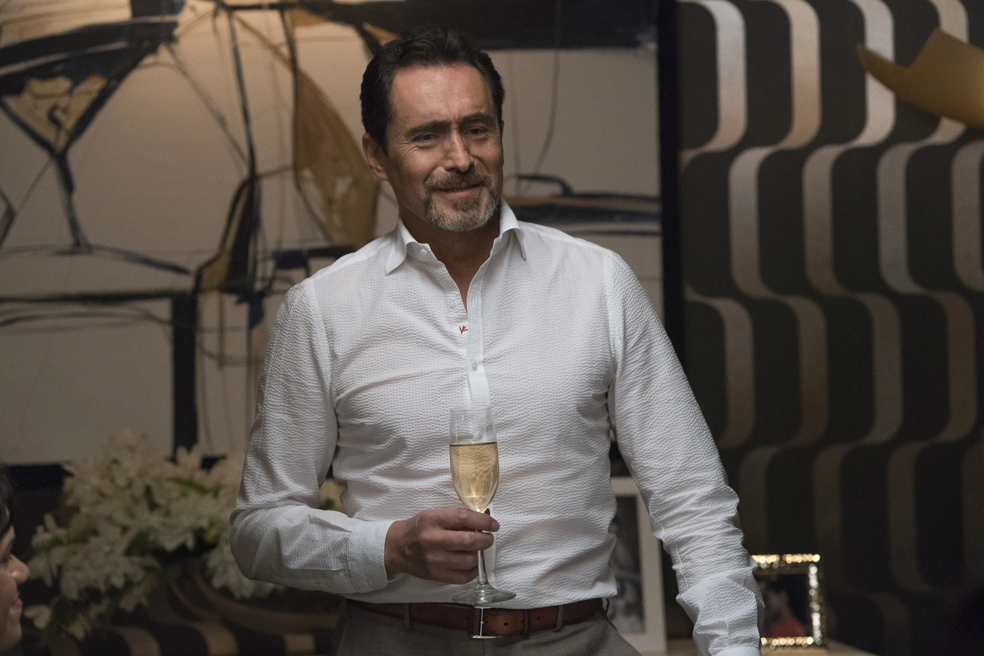 Demián Bichir in Grand Hotel (2019)