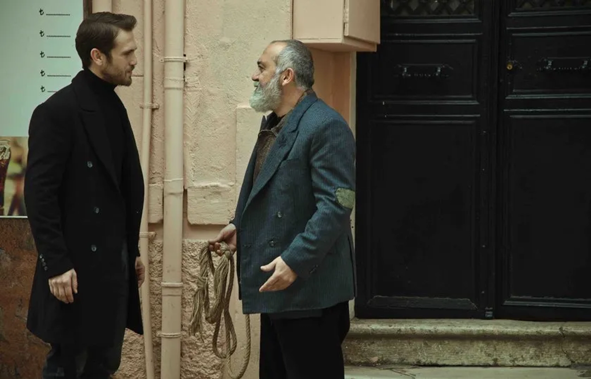 Kadir Çermik and Aras Bulut Iynemli in The Pit: Celasun (2021)