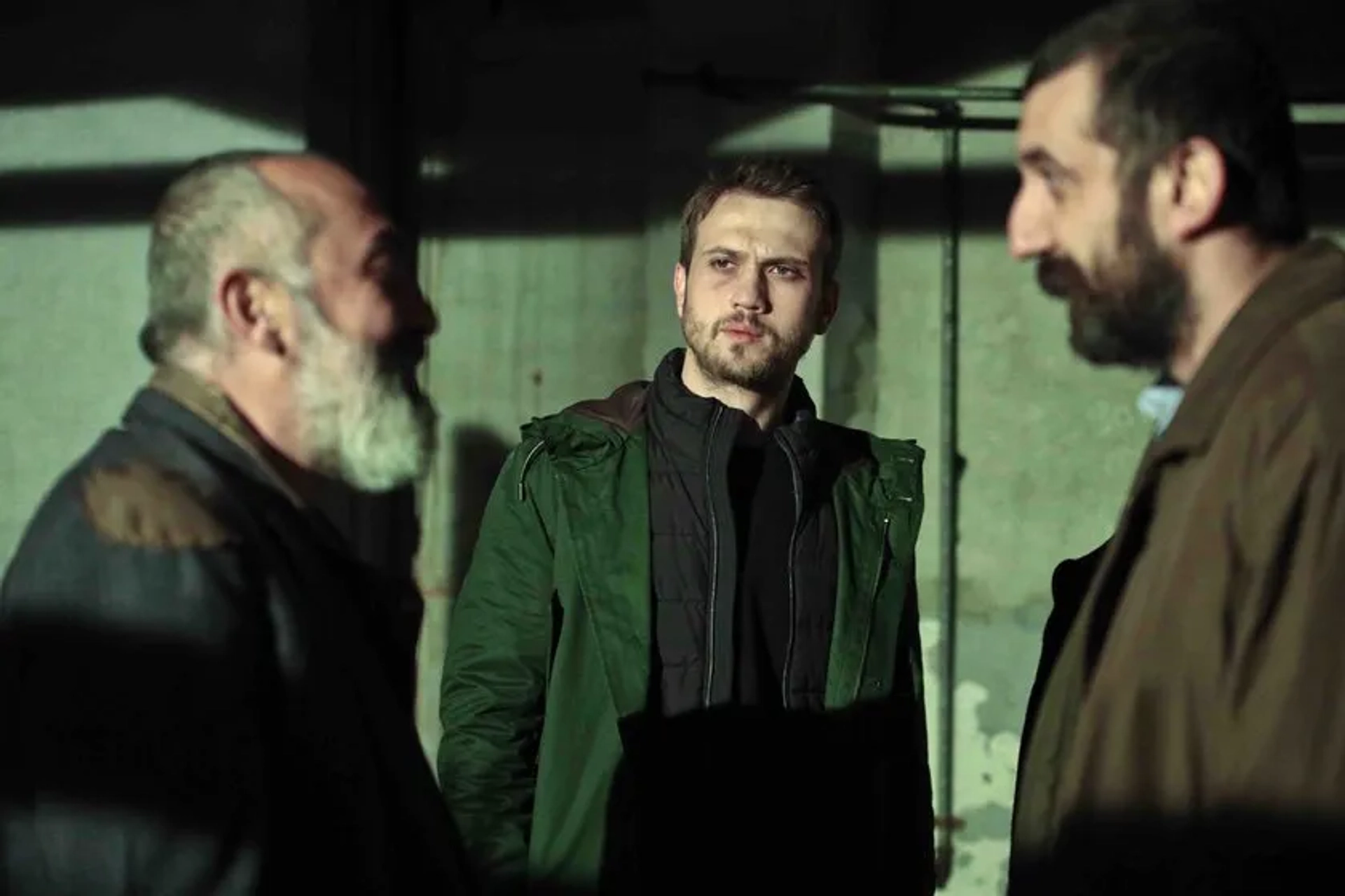 Kadir Çermik, Necip Memili, and Aras Bulut Iynemli in The Pit: Halay (2021)