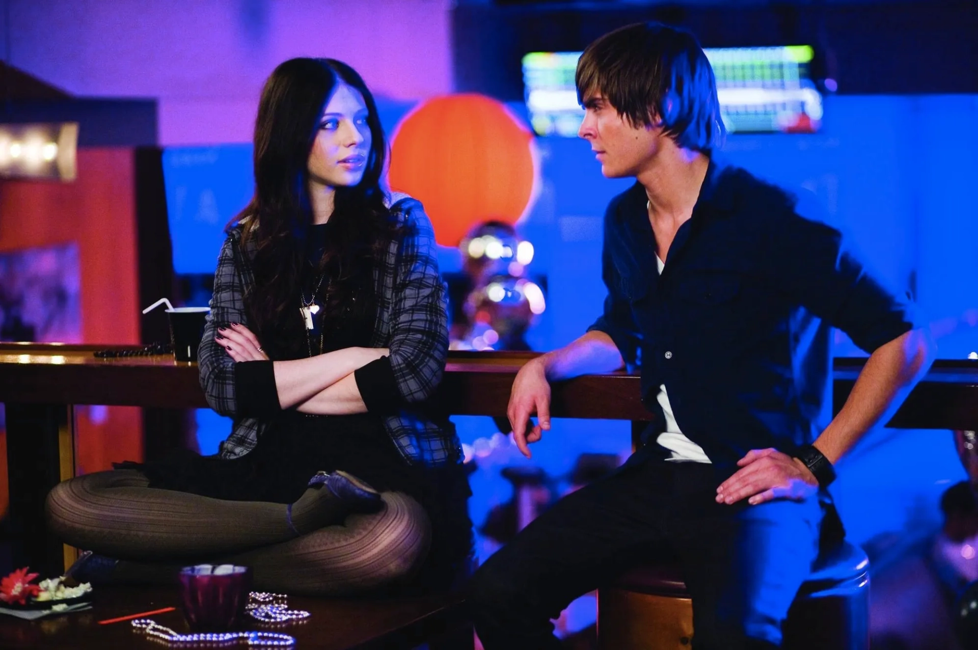 Michelle Trachtenberg and Zac Efron in 17 Again (2009)