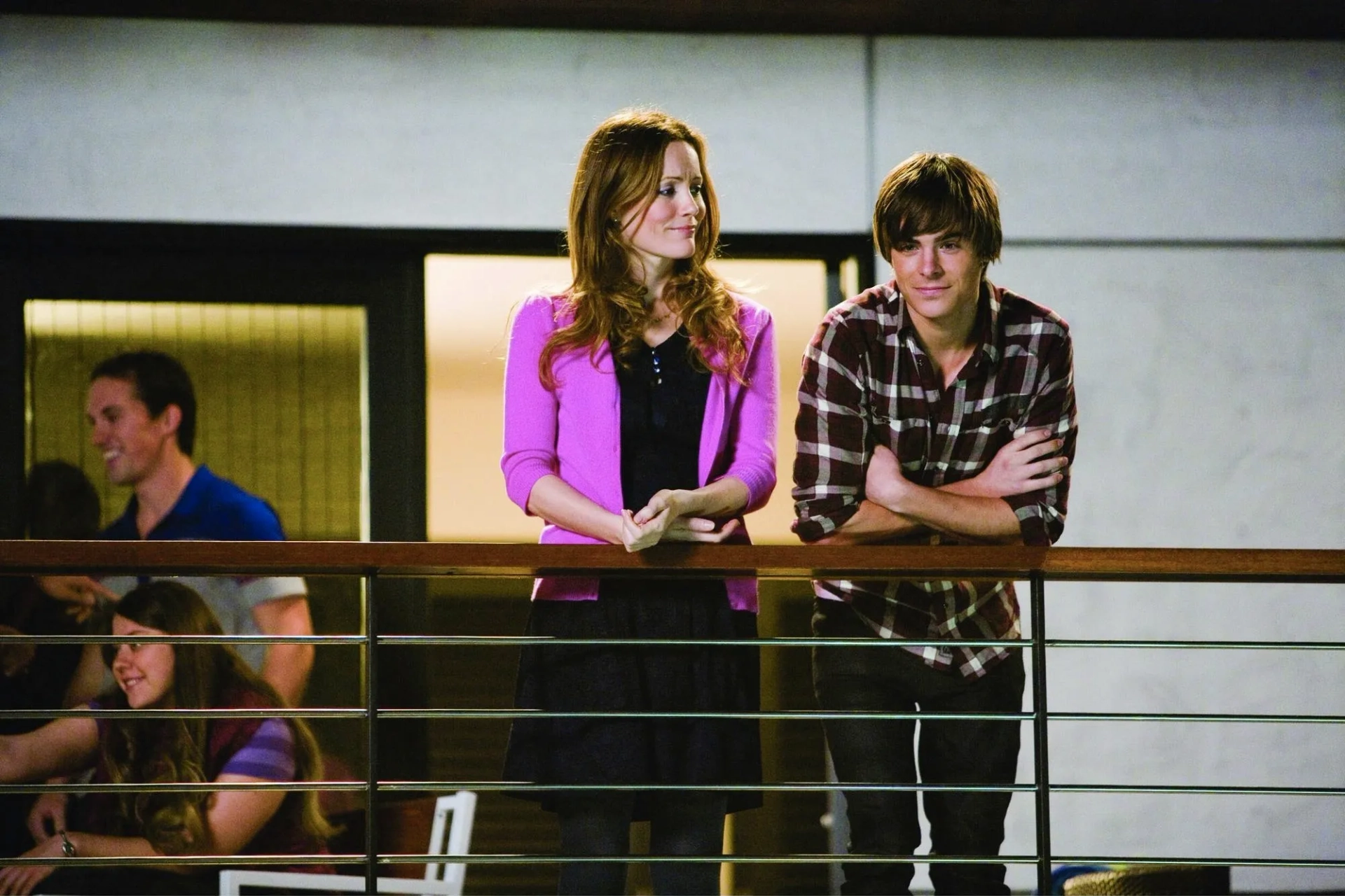 Leslie Mann and Zac Efron in 17 Again (2009)