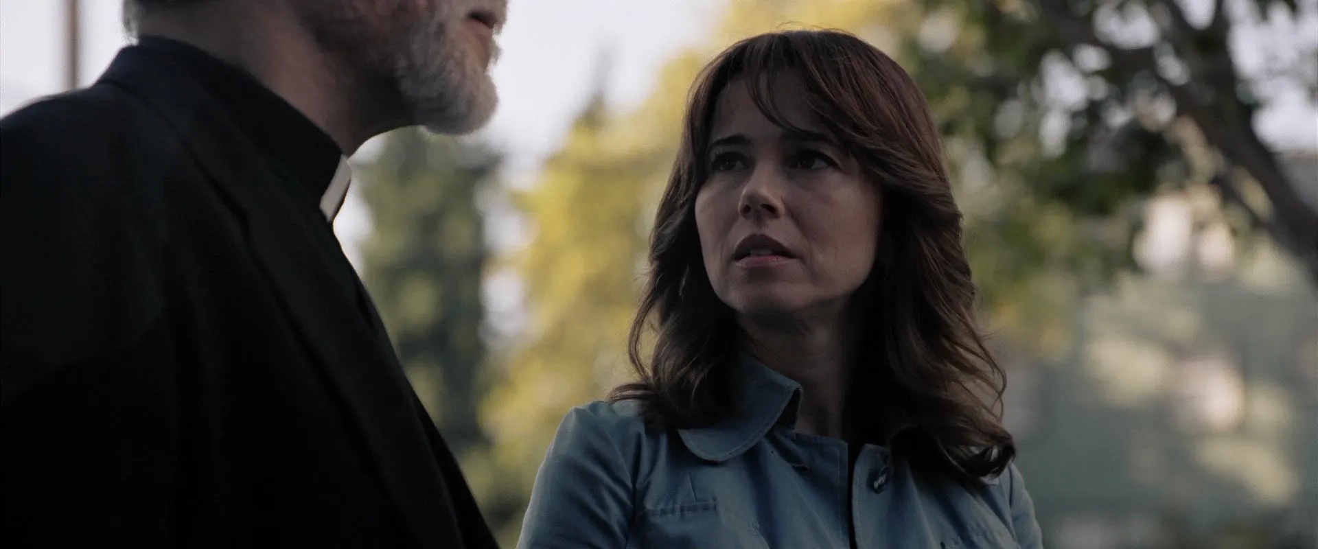 Linda Cardellini and Tony Amendola in The Curse of La Llorona (2019)