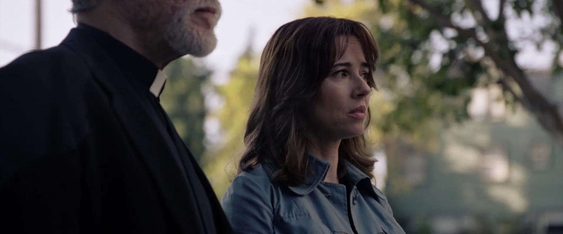 Linda Cardellini and Tony Amendola in The Curse of La Llorona (2019)