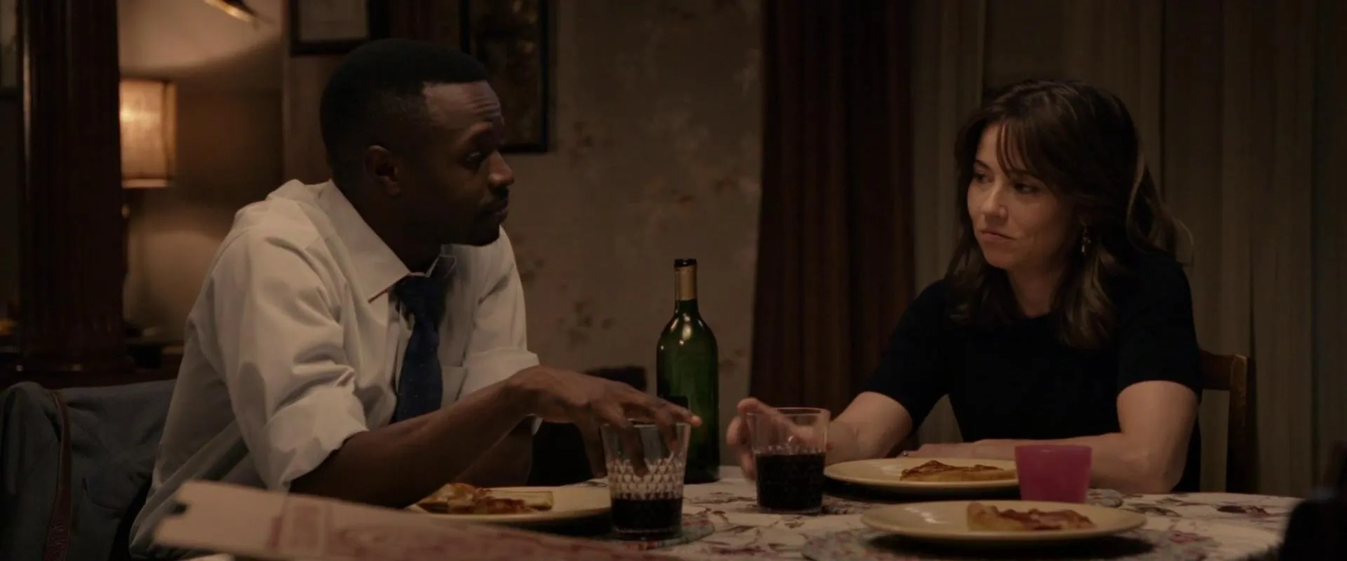 Linda Cardellini and Sean Patrick Thomas in The Curse of La Llorona (2019)