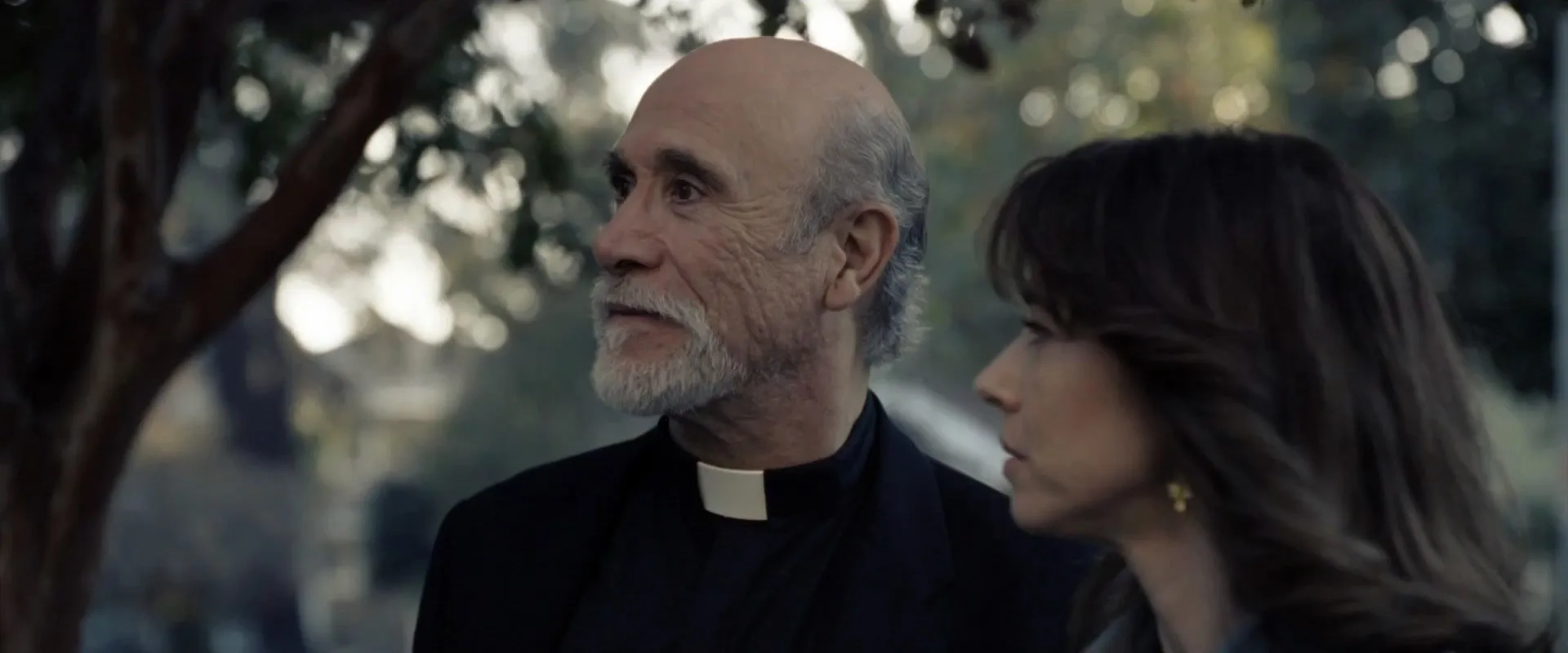 Linda Cardellini and Tony Amendola in The Curse of La Llorona (2019)