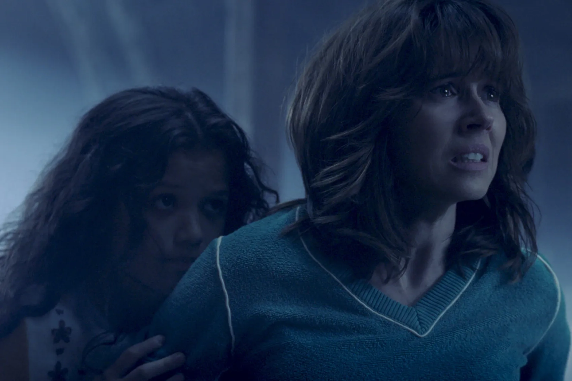 Linda Cardellini and Jaynee-Lynne Kinchen in The Curse of La Llorona (2019)