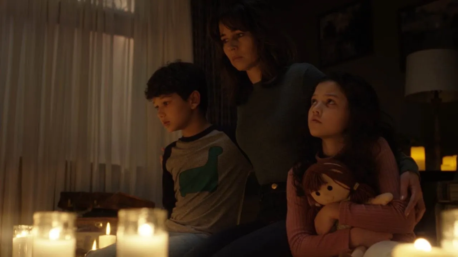 Linda Cardellini, Jaynee-Lynne Kinchen, and Roman Christou in The Curse of La Llorona (2019)