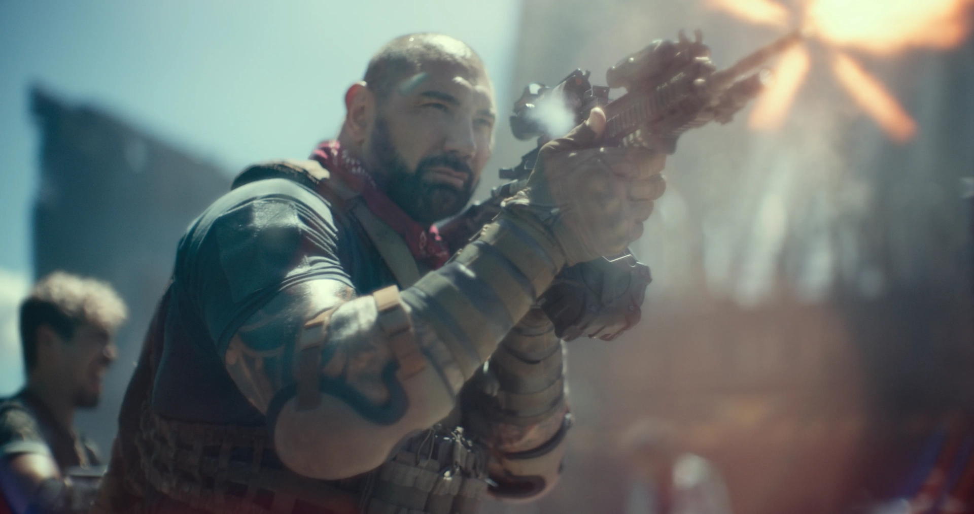 Dave Bautista and Raúl Castillo in Army of the Dead (2021)