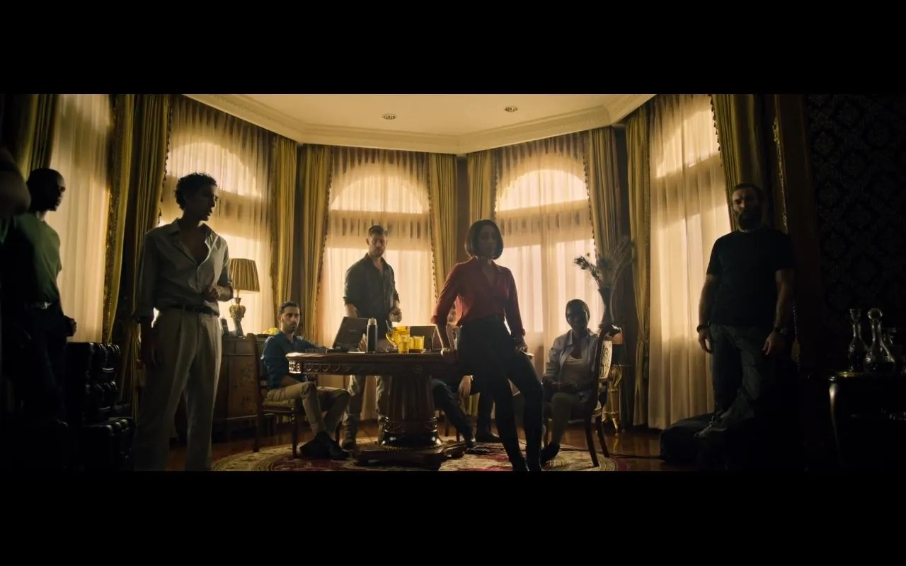 Golshifteh Farahani and Chris Hemsworth in Extraction (2020)