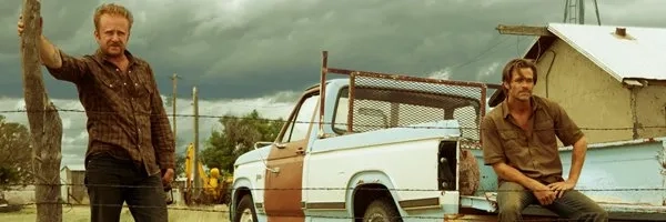 Ben Foster and Chris Pine in Hell or High Water (2016)