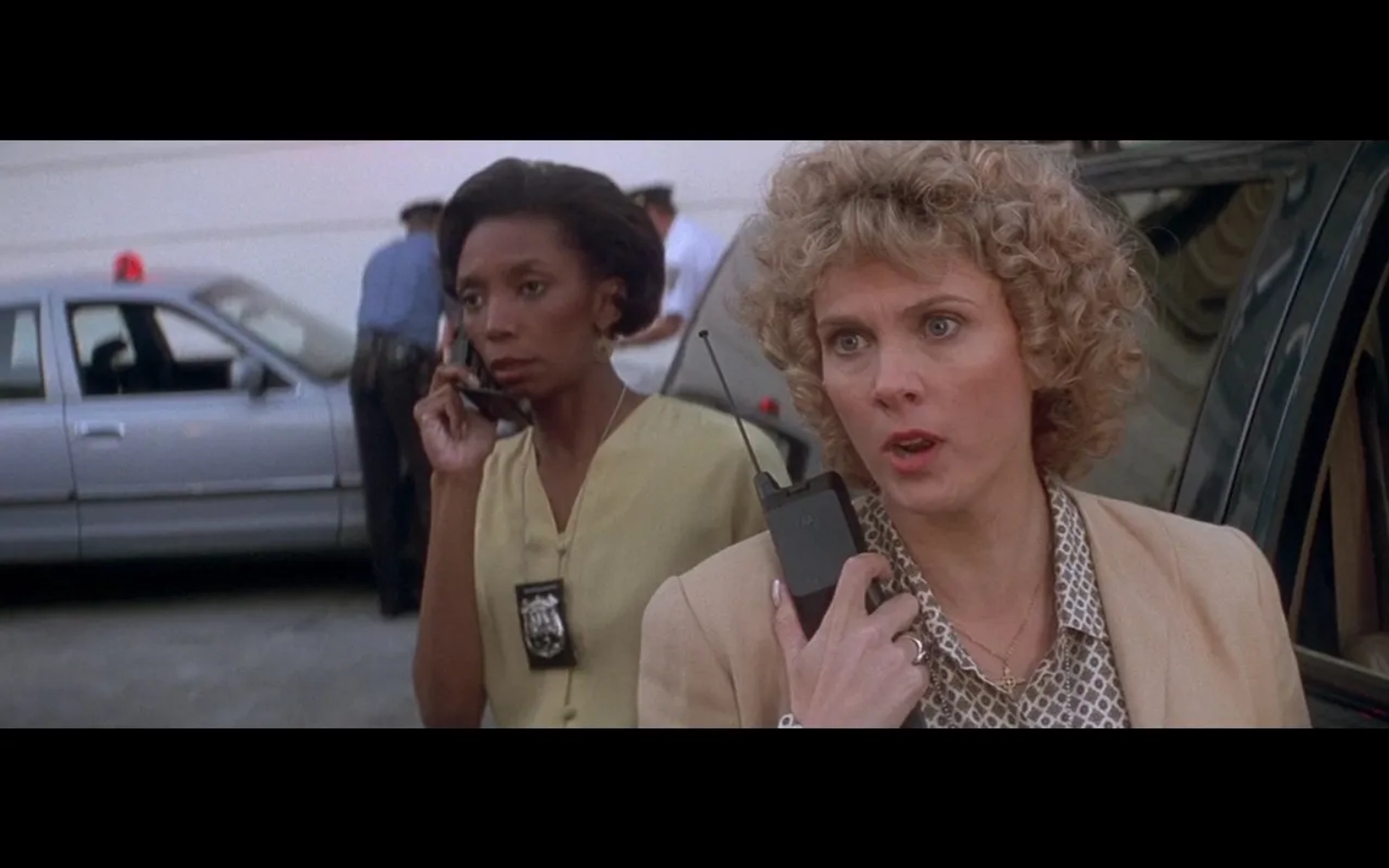 Colleen Camp and Sharon Washington in Die Hard with a Vengeance (1995)