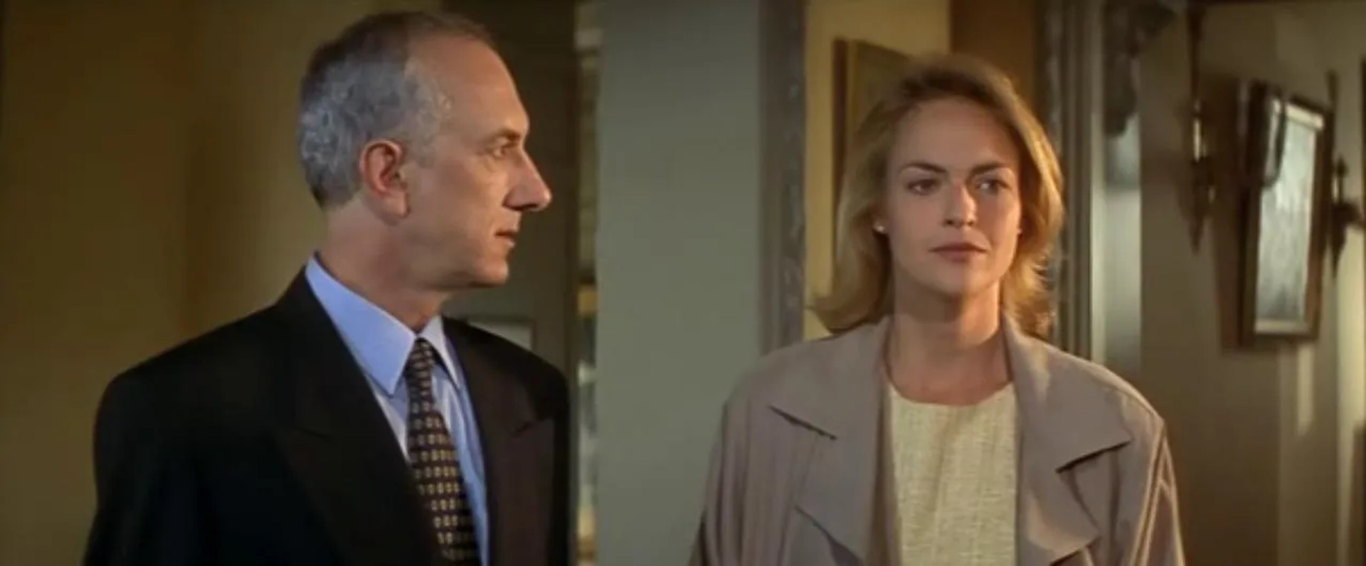 Christian Pereira and Alexandra Vandernoot in Le Dîner de Cons (1998)