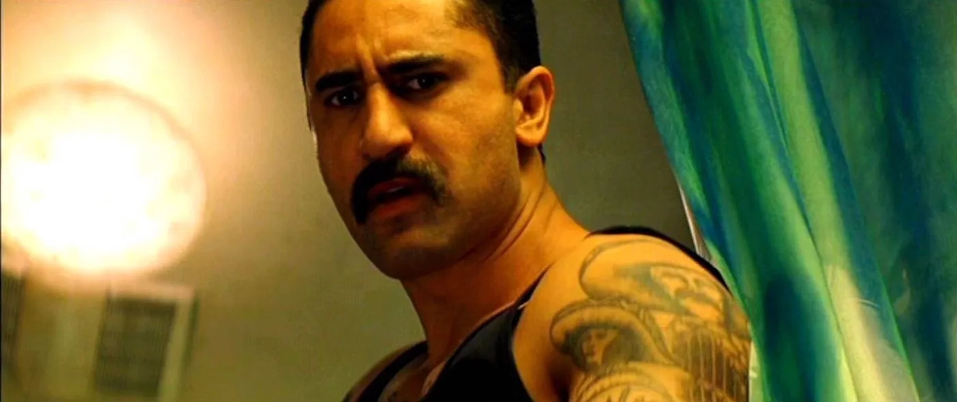 Cliff Curtis in Training Day (2001)