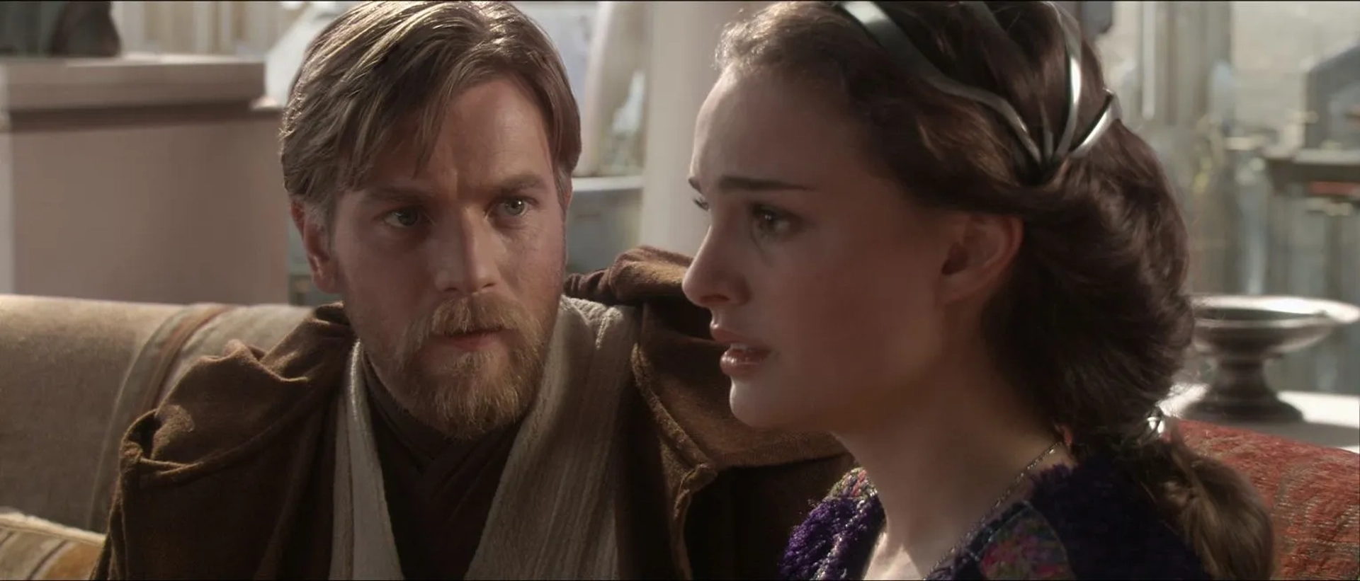 Ewan McGregor and Natalie Portman in Star Wars: Episode III - Revenge of the Sith (2005)