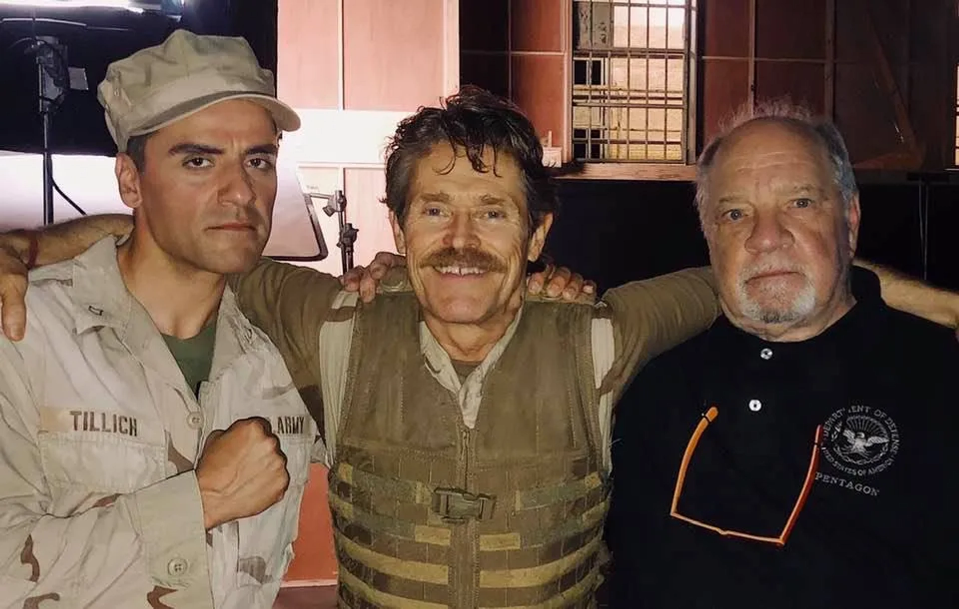 Willem Dafoe, Paul Schrader, and Oscar Isaac in The Card Counter (2021)