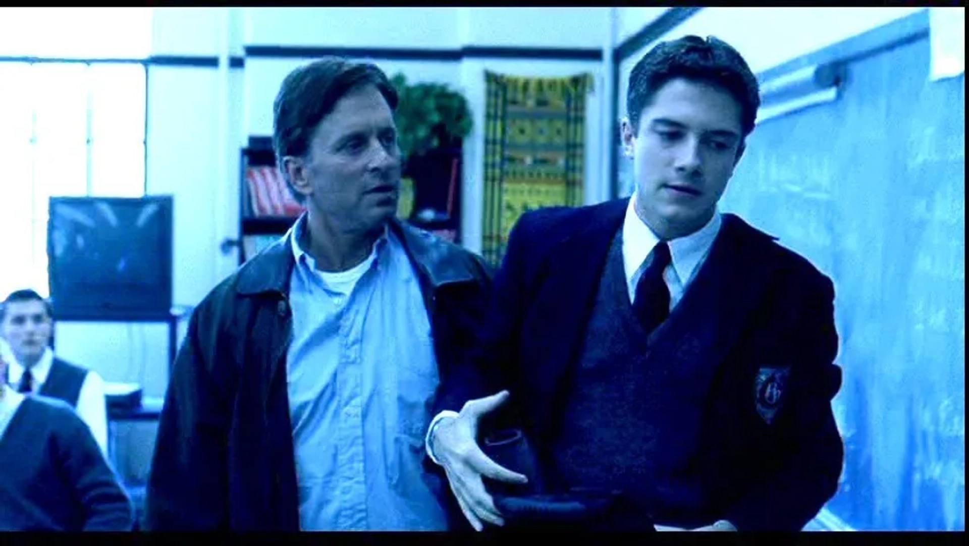 Michael Douglas and Topher Grace in Traffic (2000)