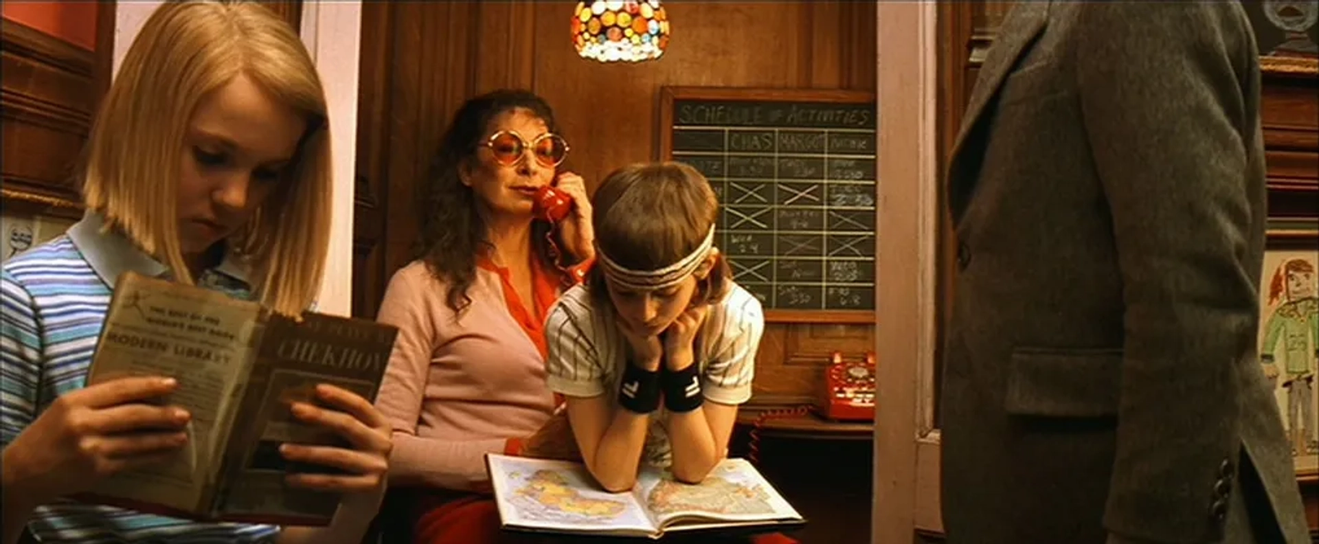 Anjelica Huston, Arianna Turturro, Aram Aslanian-Persico, and Irina Gorovaia in The Royal Tenenbaums (2001)