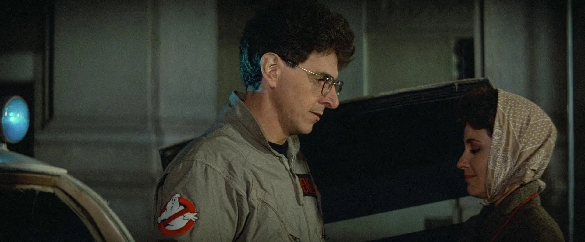 Harold Ramis and Annie Potts in Ghostbusters (1984)