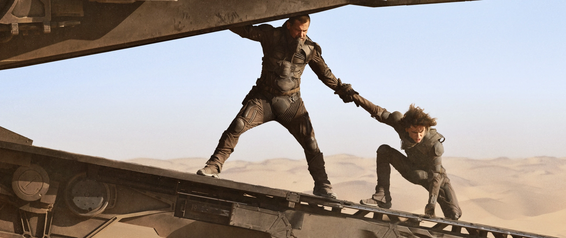 Josh Brolin and Timothée Chalamet in Dune (2021)