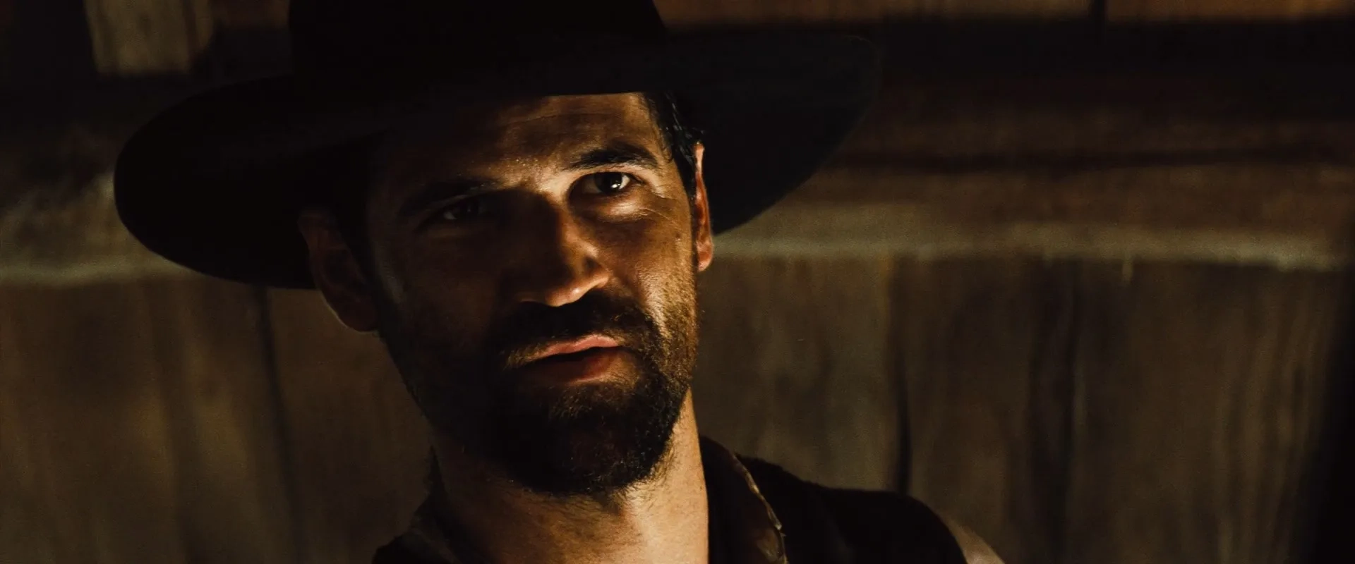 Manuel Garcia-Rulfo in The Magnificent Seven (2016)