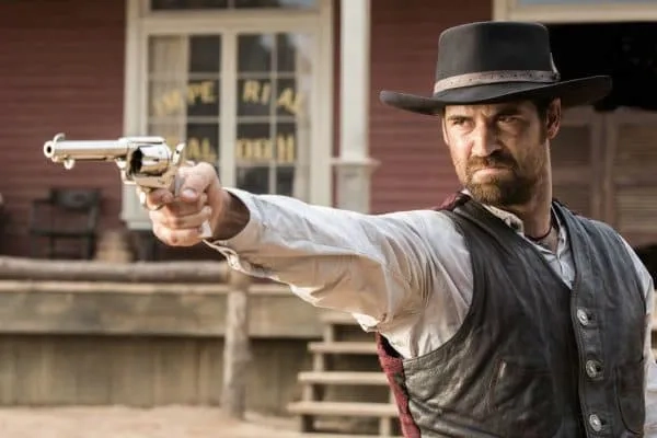 Manuel Garcia-Rulfo in The Magnificent Seven (2016)