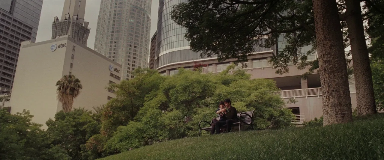 Zooey Deschanel and Joseph Gordon-Levitt in 500 Days of Summer (2009)