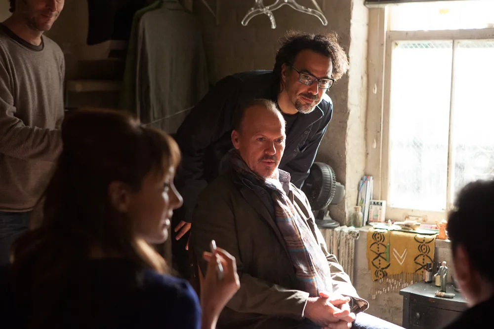 Michael Keaton, Alejandro G. Iñárritu, Emmanuel Lubezki, and Natalie Gold in Birdman or (The Unexpected Virtue of Ignorance) (2014)