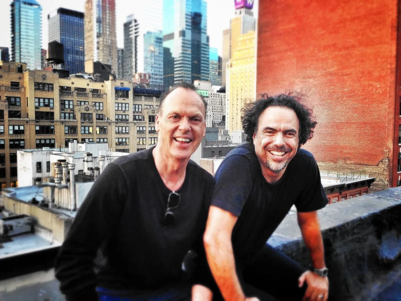 Michael Keaton and Alejandro G. Iñárritu in Birdman or (The Unexpected Virtue of Ignorance) (2014)