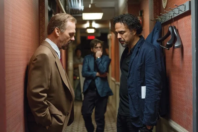 Michael Keaton, Zach Galifianakis, and Alejandro G. Iñárritu in Birdman or (The Unexpected Virtue of Ignorance) (2014)