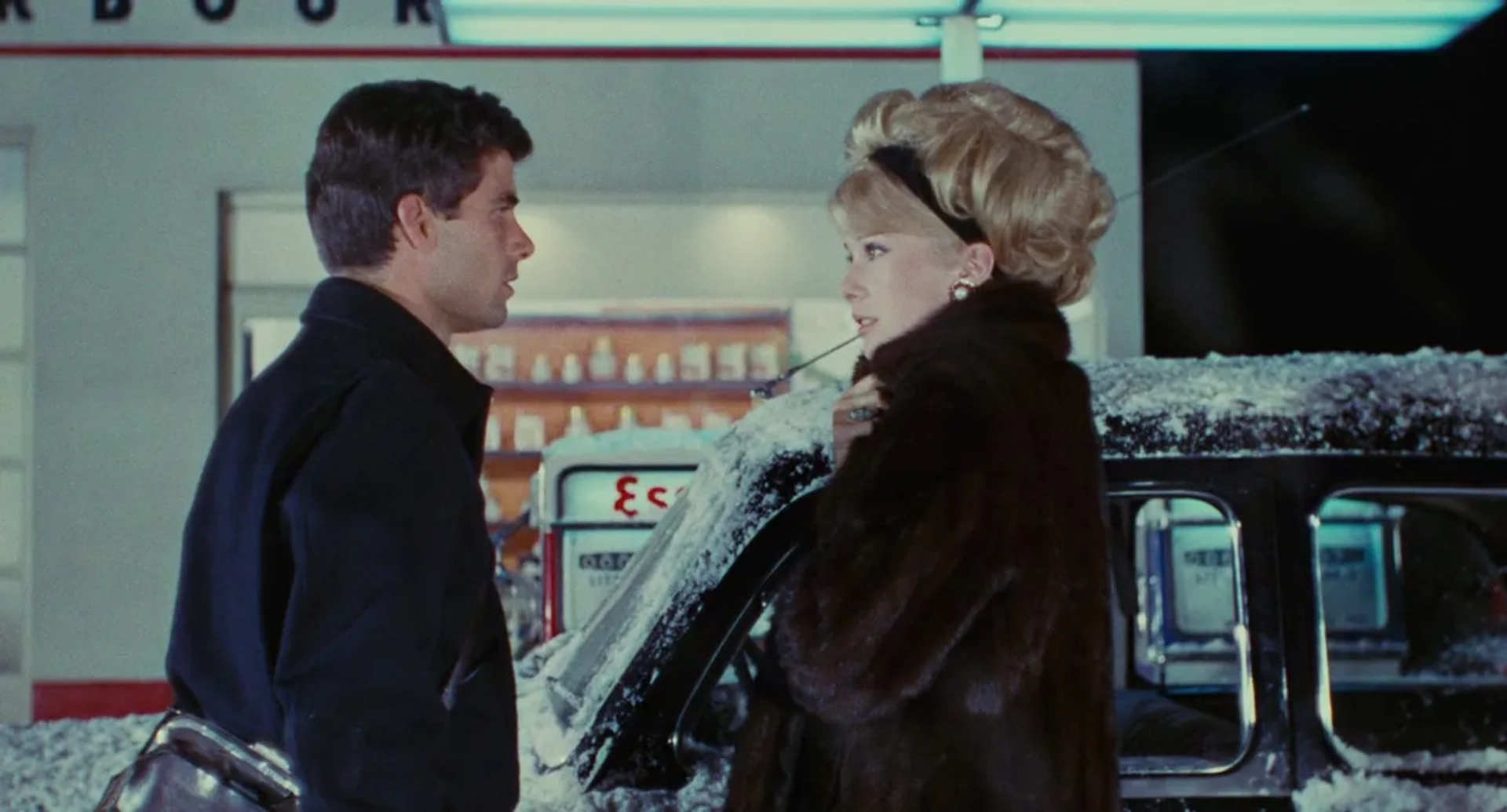 Catherine Deneuve and Nino Castelnuovo in The Umbrellas of Cherbourg (1964)