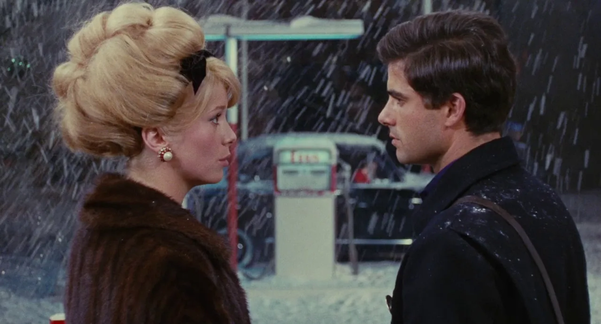 Catherine Deneuve and Nino Castelnuovo in The Umbrellas of Cherbourg (1964)