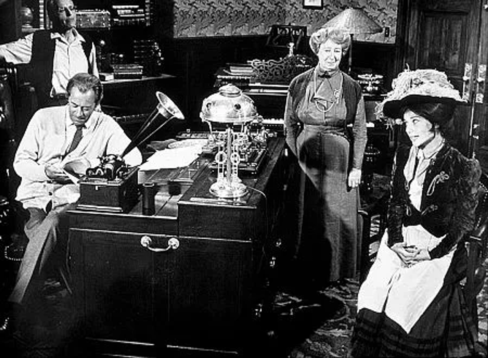 3604-73 "My Fair Lady" Audrey Hepburn, Mona Washbourne, Rex Harrison