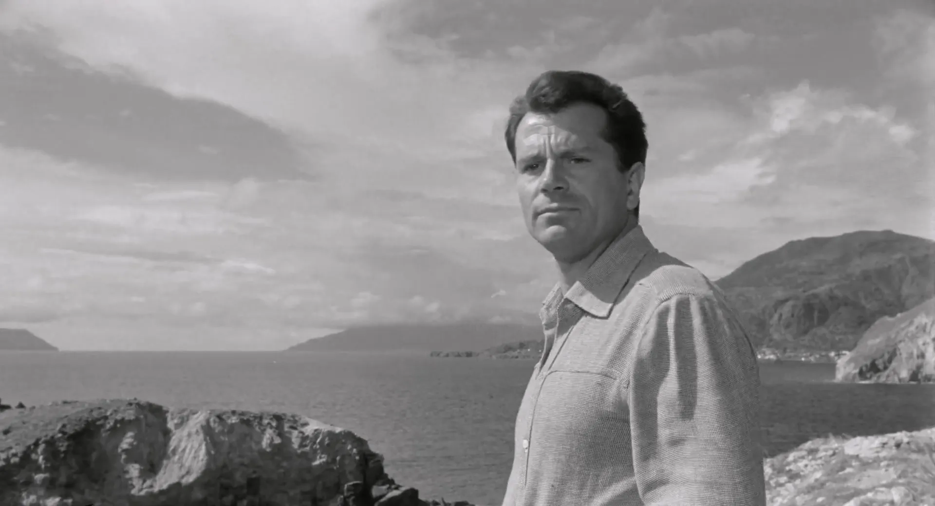 Gabriele Ferzetti in L'Avventura (1960)