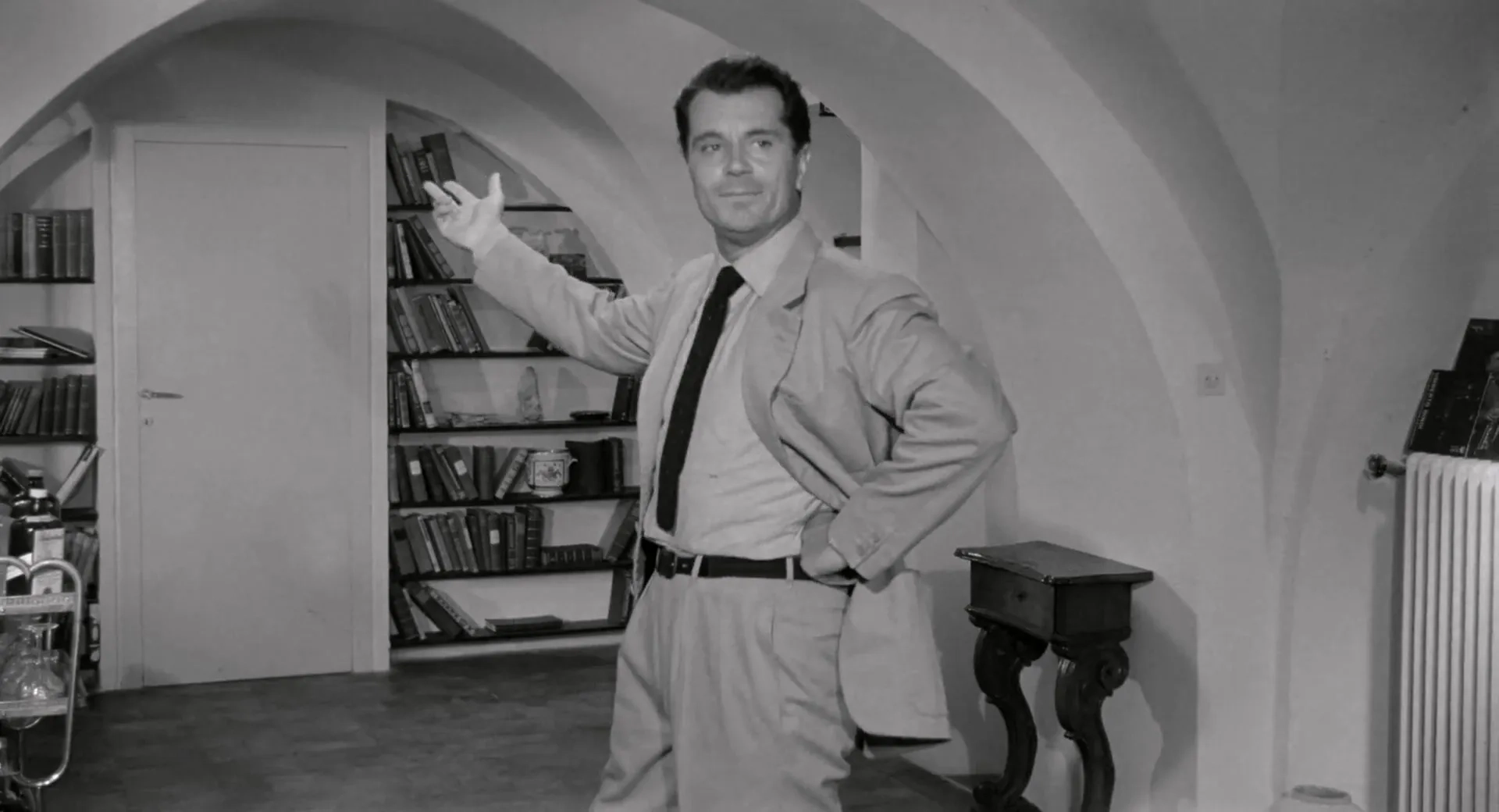 Gabriele Ferzetti in L'Avventura (1960)