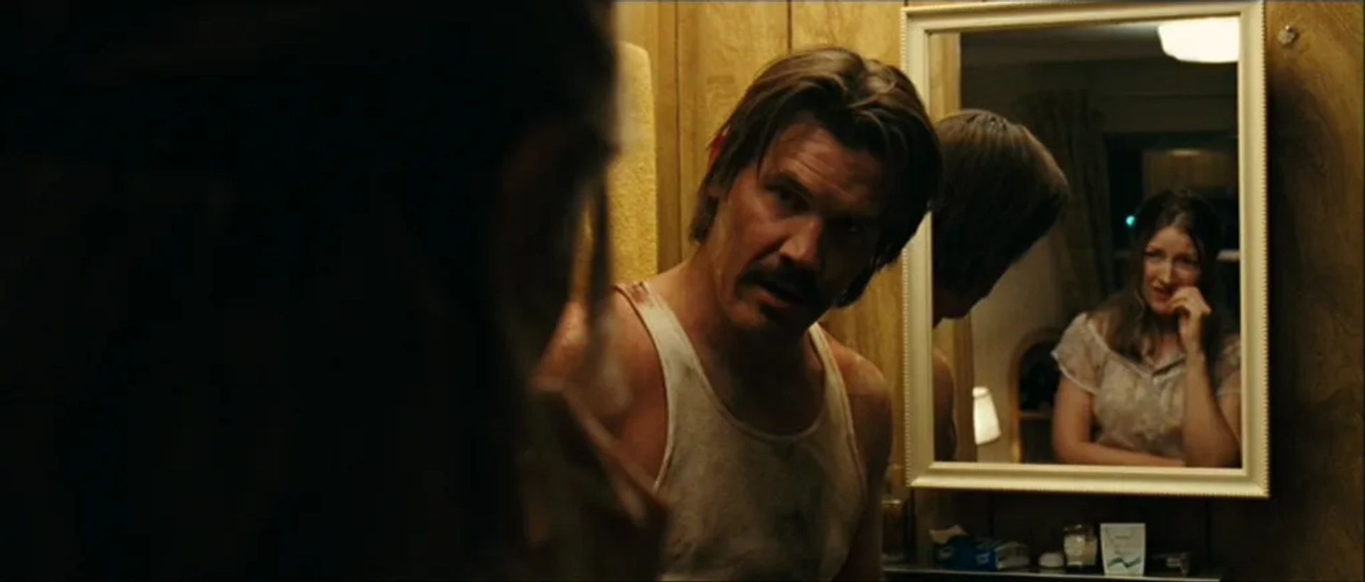 Josh Brolin and Kelly Macdonald in No Country for Old Men (2007)