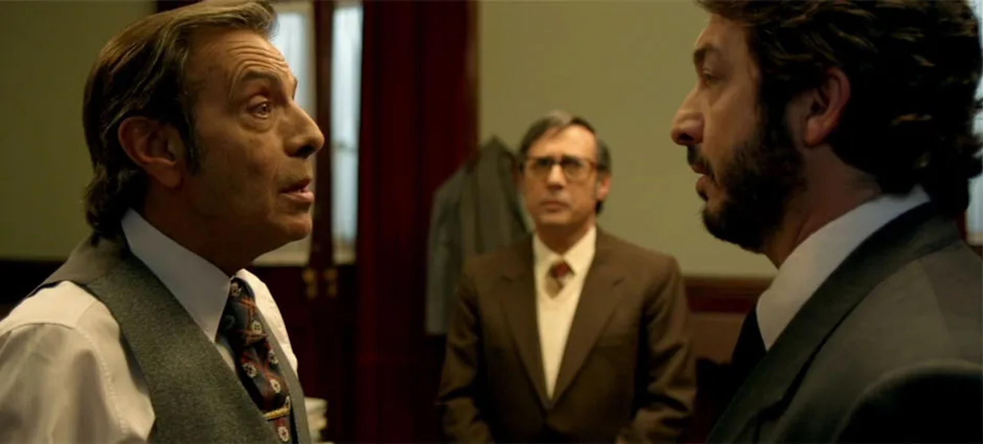 Mario Alarcón, Ricardo Darín, and Guillermo Francella in The Secret in Their Eyes (2009)