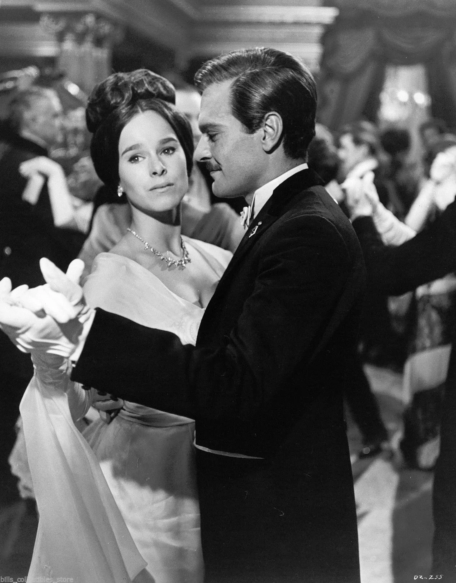 Geraldine Chaplin and Omar Sharif in Doctor Zhivago (1965)