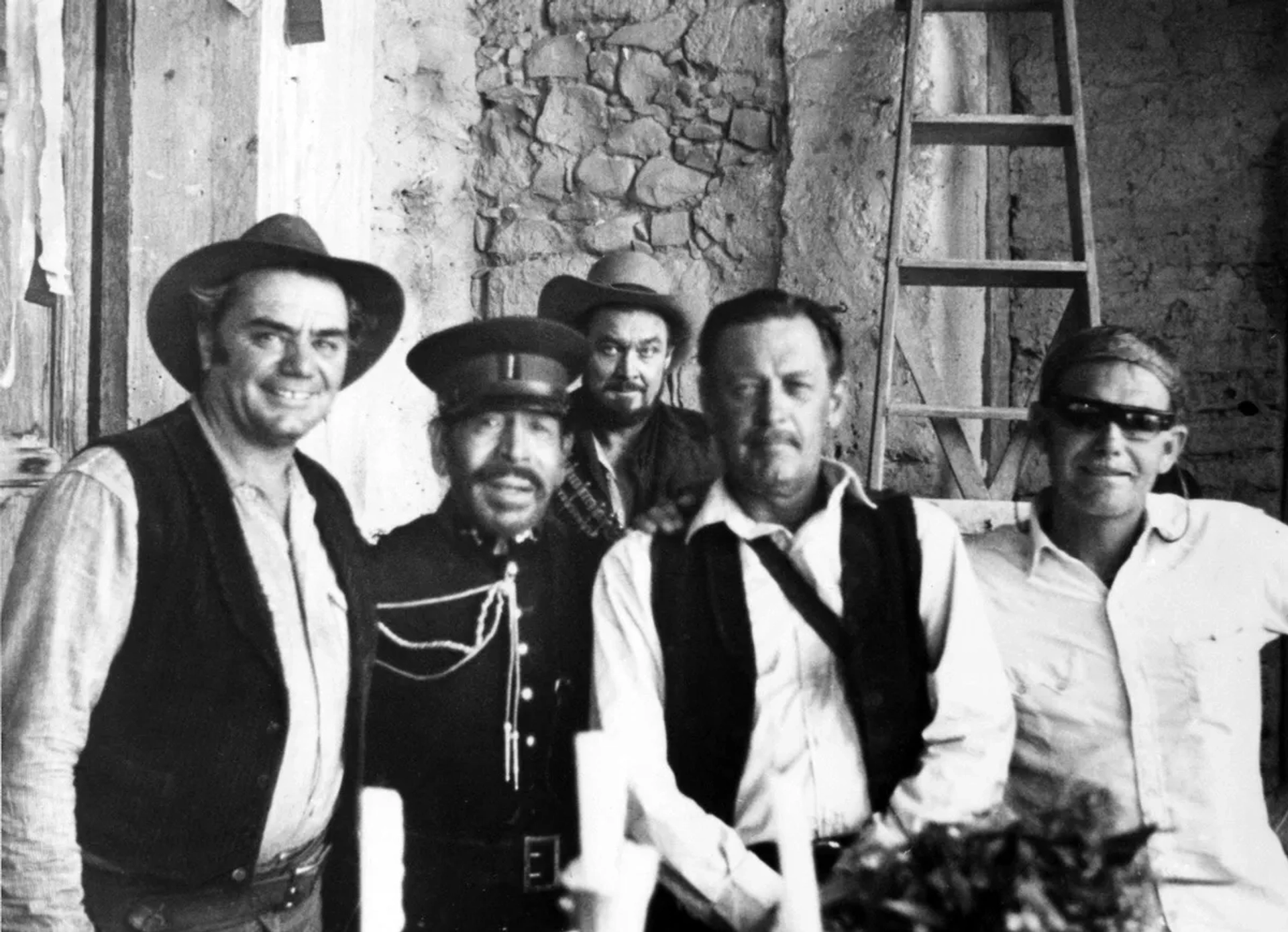 William Holden, Ernest Borgnine, Sam Peckinpah, Ben Johnson, and Margarito Luna in The Wild Bunch (1969)