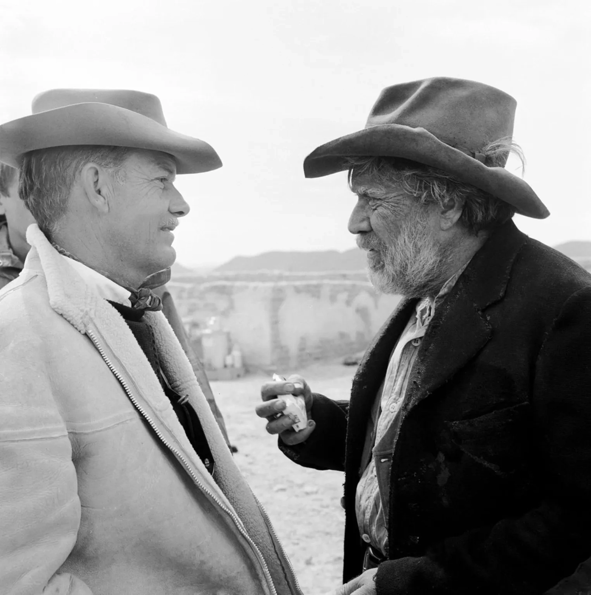 Sam Peckinpah and Edmond O'Brien in The Wild Bunch (1969)