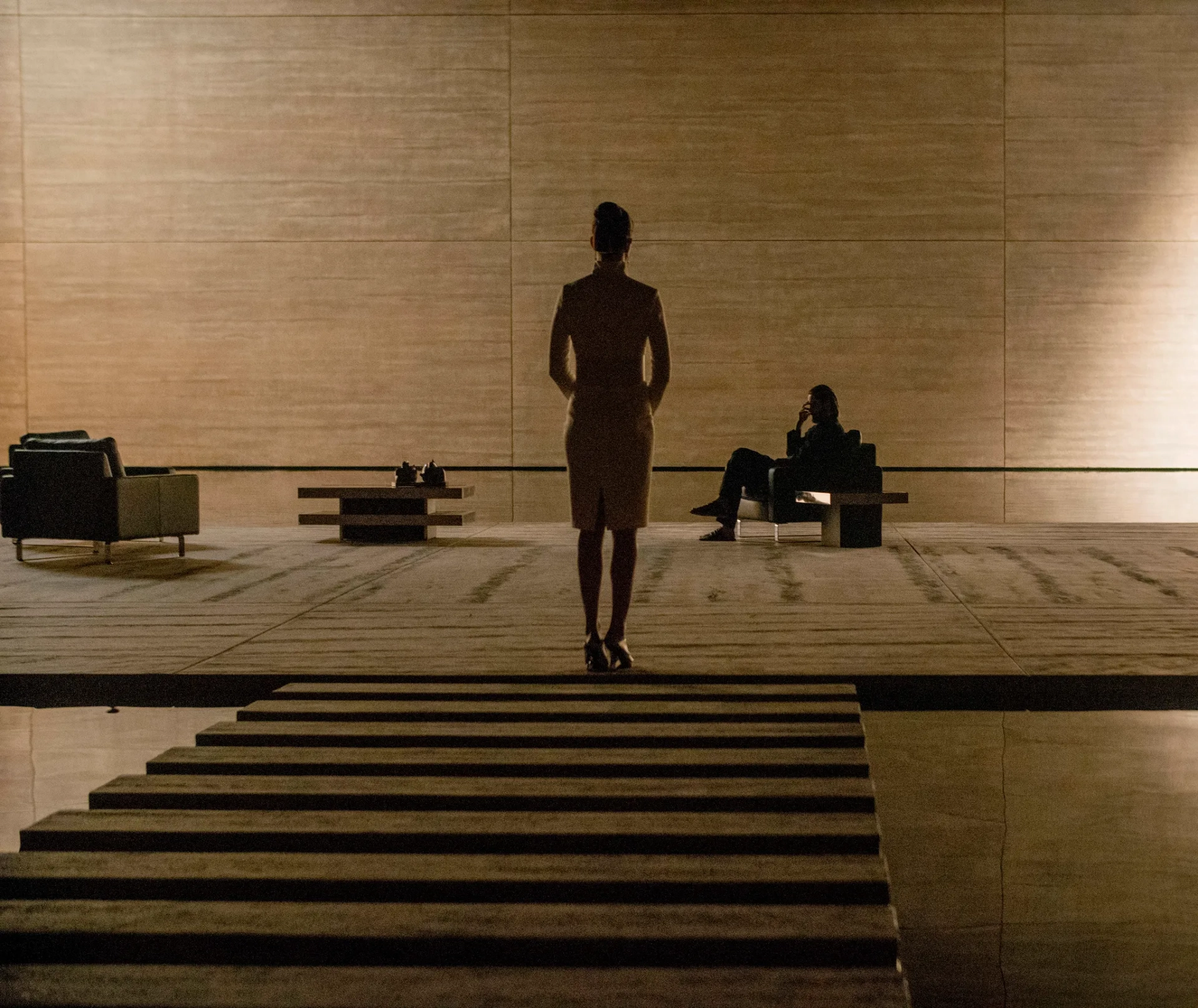 Jared Leto and Sylvia Hoeks in Blade Runner 2049 (2017)