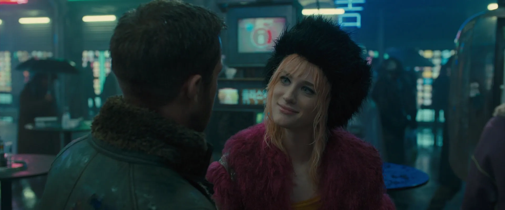 Ryan Gosling and Mackenzie Davis in Blade Runner 2049 (2017)