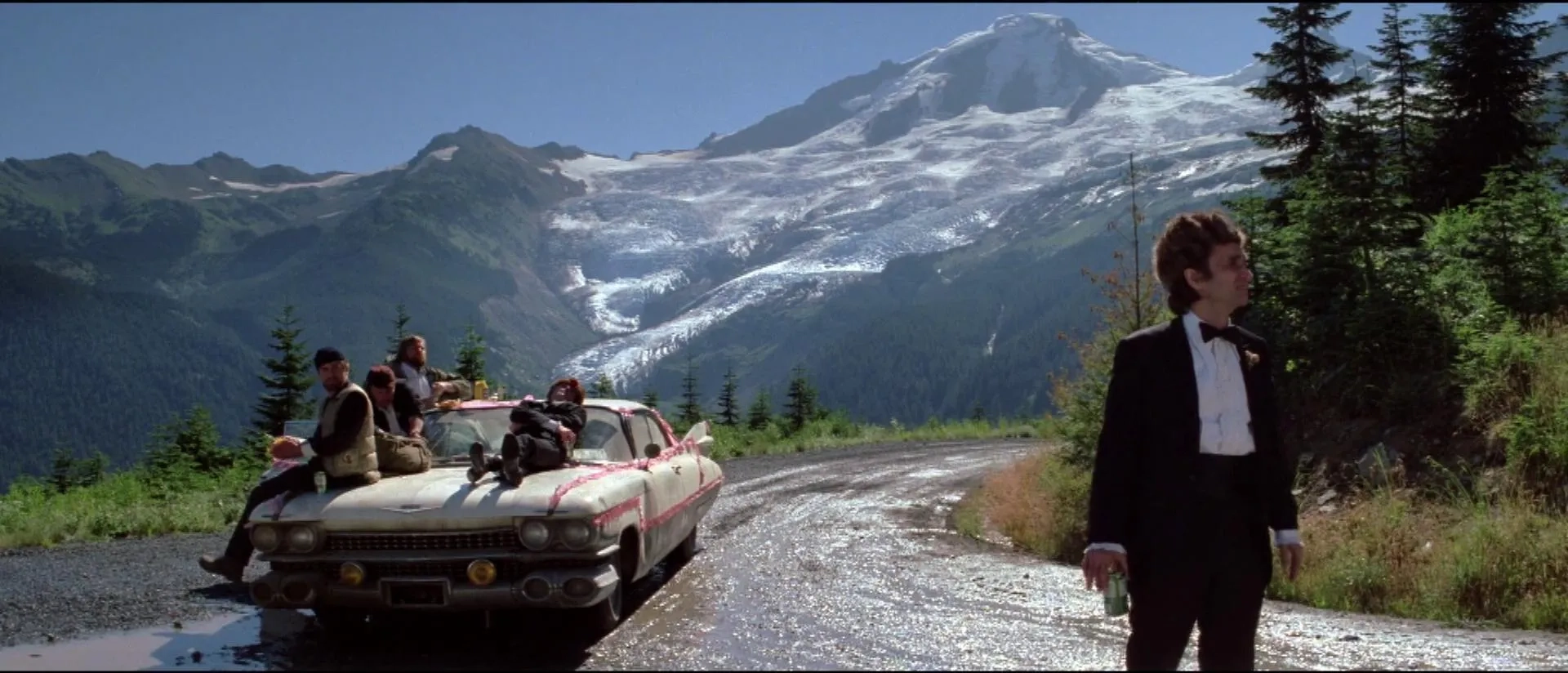 Robert De Niro, Christopher Walken, John Cazale, George Dzundza, and Chuck Aspegren in The Deer Hunter (1978)