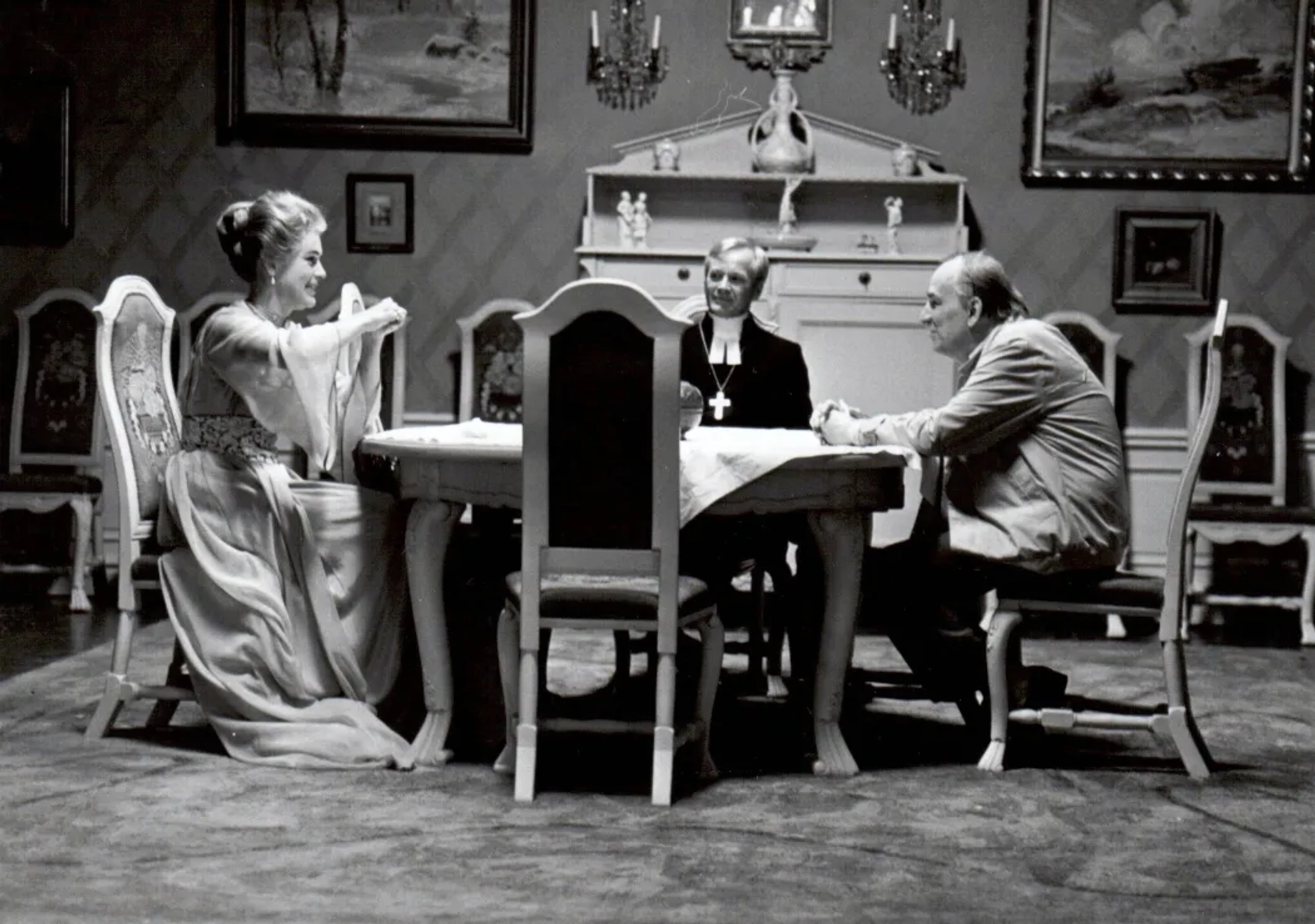 Ingmar Bergman, Ewa Fröling, and Jan Malmsjö in Fanny and Alexander (1982)