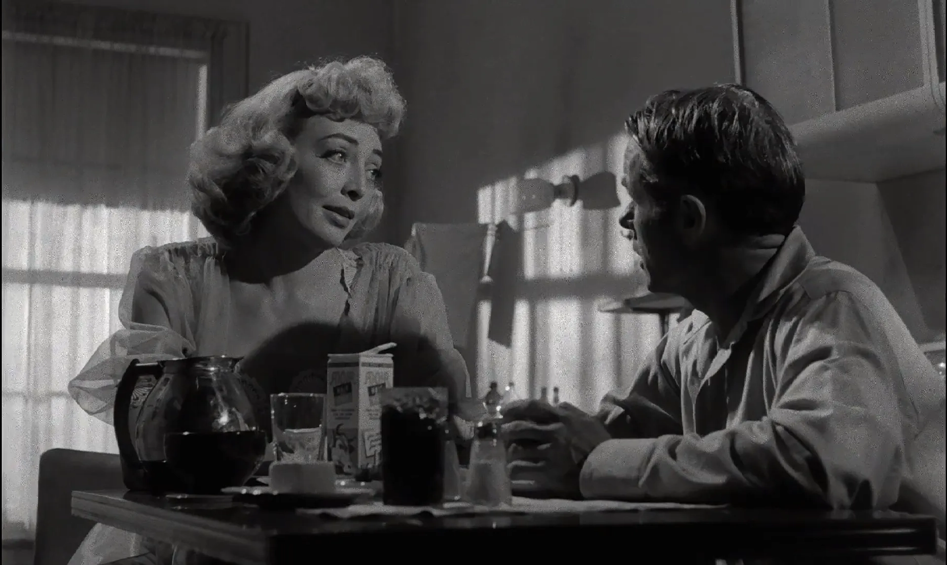 Elisha Cook Jr. and Marie Windsor in The Killing (1956)