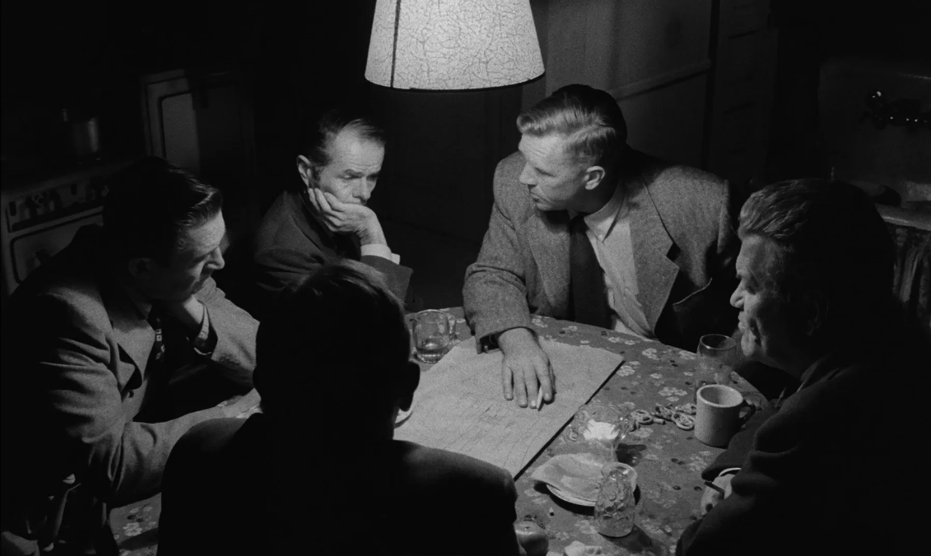 Sterling Hayden, Elisha Cook Jr., Ted de Corsia, Jay C. Flippen, and Joe Sawyer in The Killing (1956)