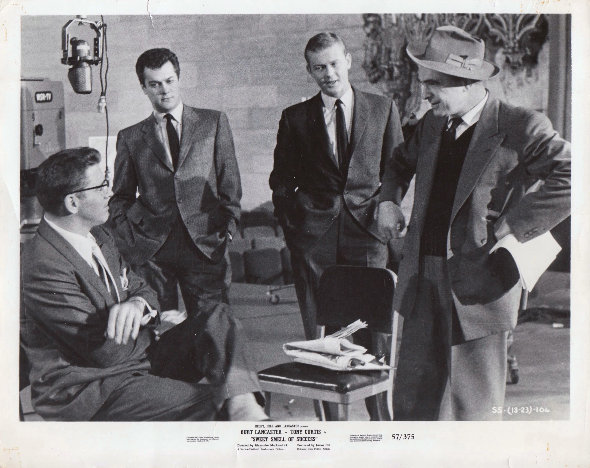 Burt Lancaster, Tony Curtis, Sam Levene, and Martin Milner in Sweet Smell of Success (1957)