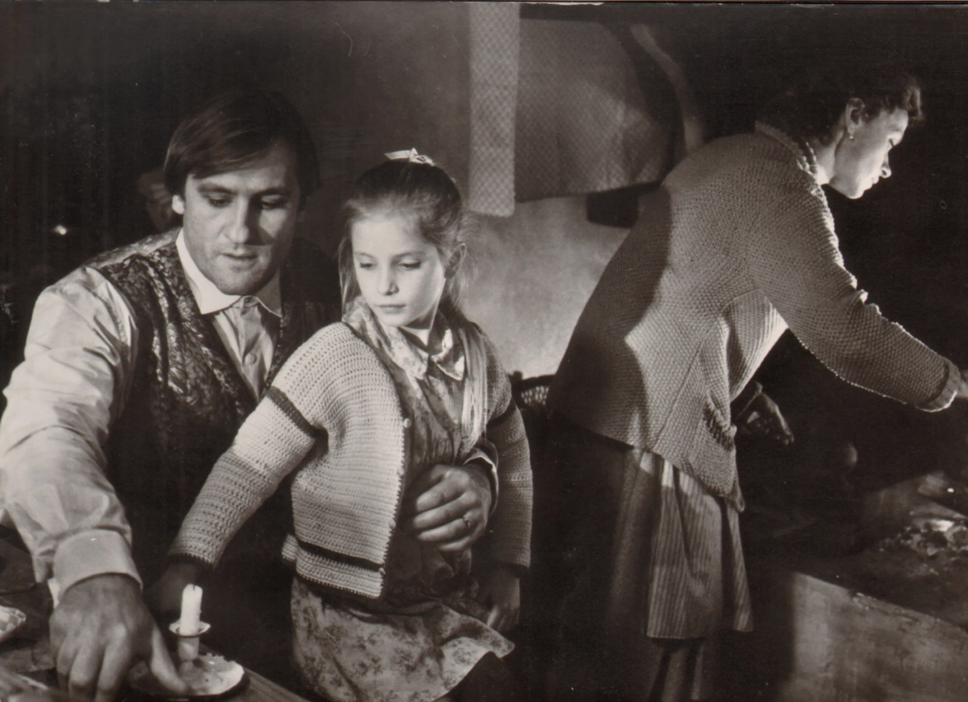 Gérard Depardieu, Elisabeth Depardieu, and Ernestine Mazurowna in Jean de Florette (1986)