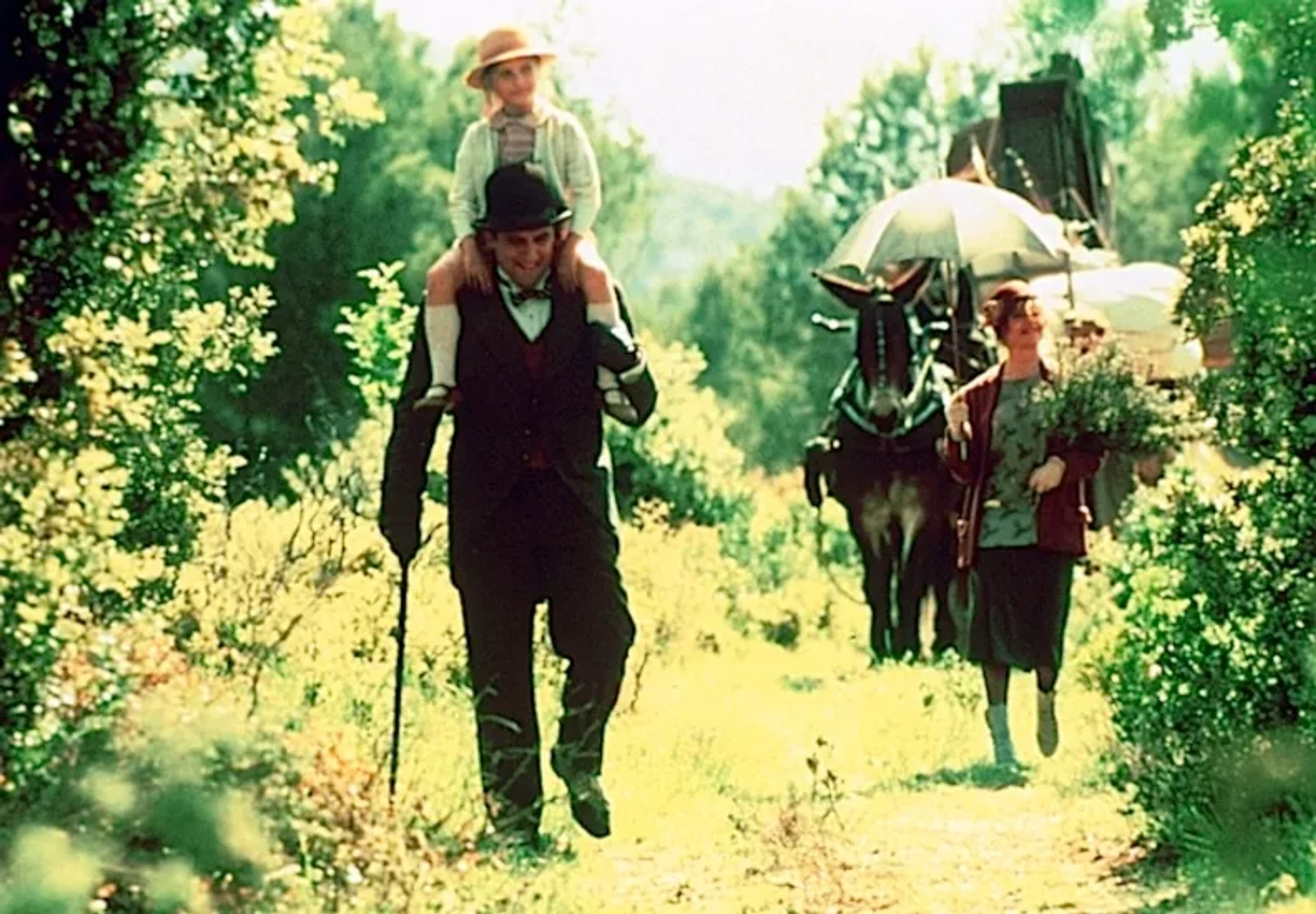 Gérard Depardieu, Elisabeth Depardieu, and Ernestine Mazurowna in Jean de Florette (1986)