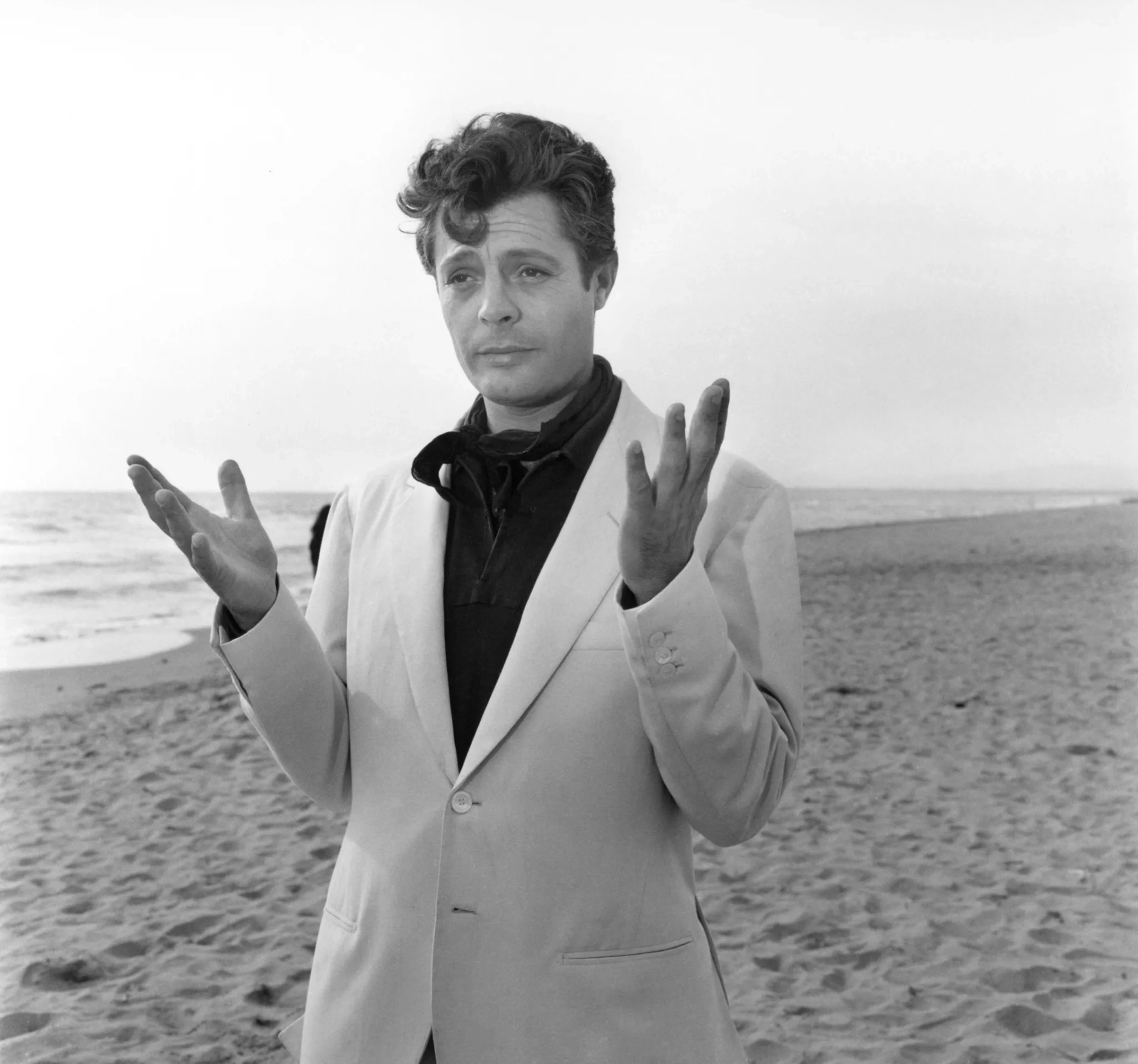 Marcello Mastroianni in La Dolce Vita (1960)